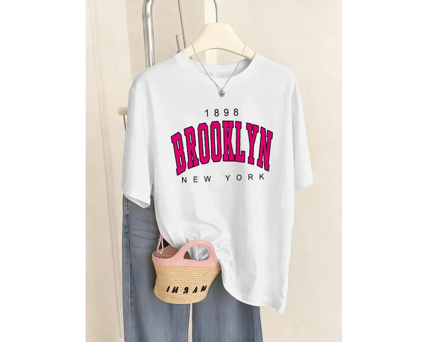 Urban Pop Graphic Kadın Tişört KoleksiyonuKod 5483