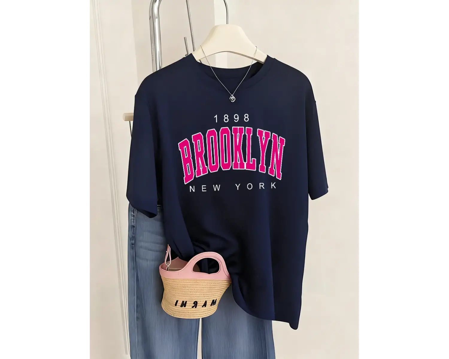 Urban Pop Graphic Kadın Tişört KoleksiyonuKod 5483