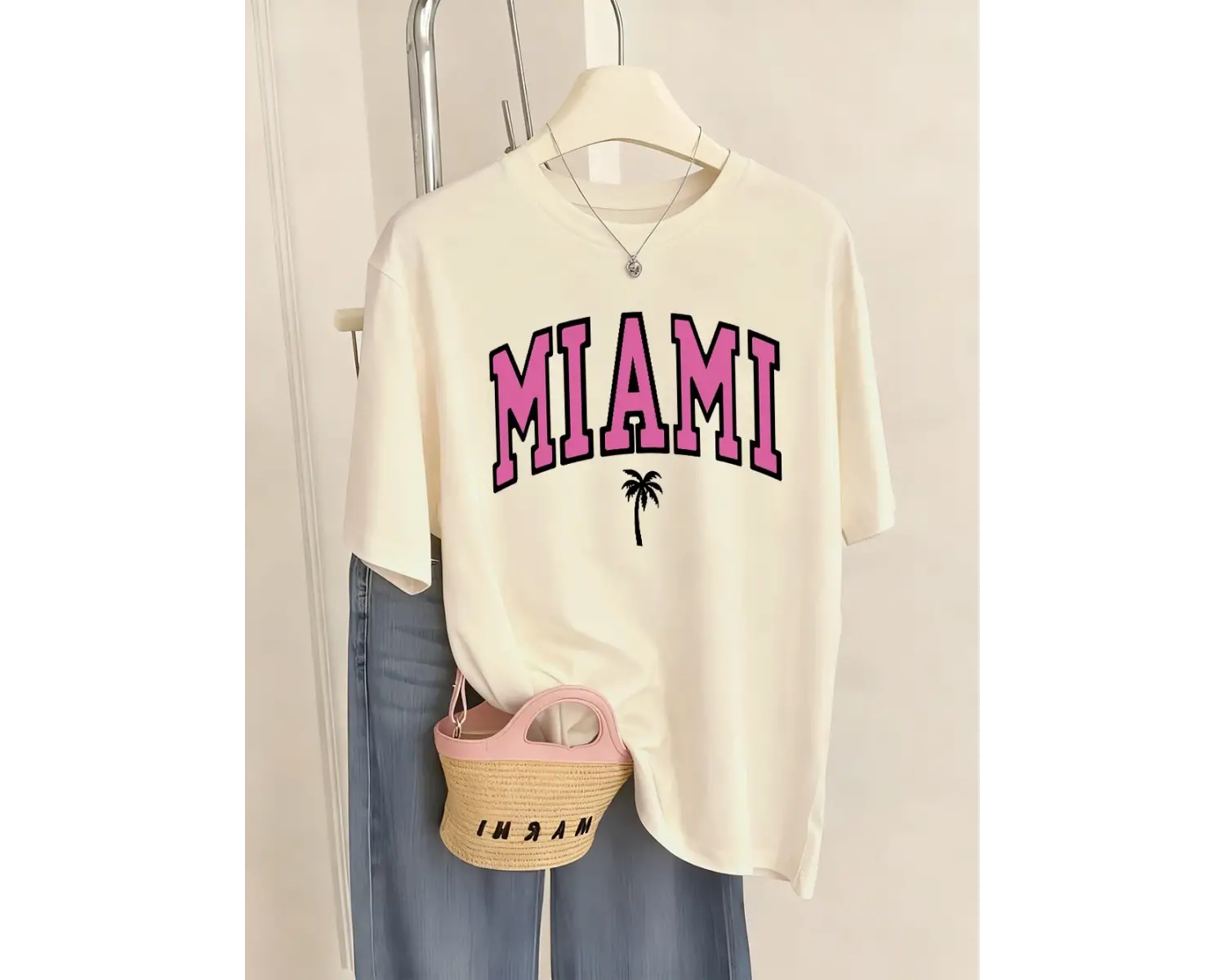 Urban Pop Graphic Kadın Tişört KoleksiyonuKod 5491