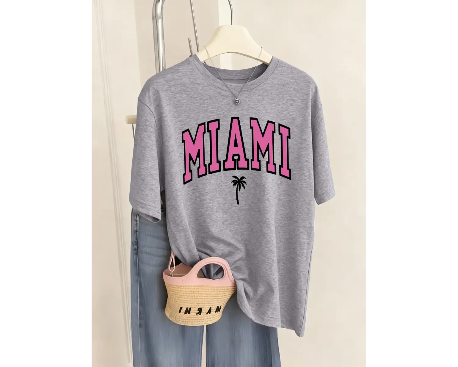 Urban Pop Graphic Kadın Tişört KoleksiyonuKod 5491