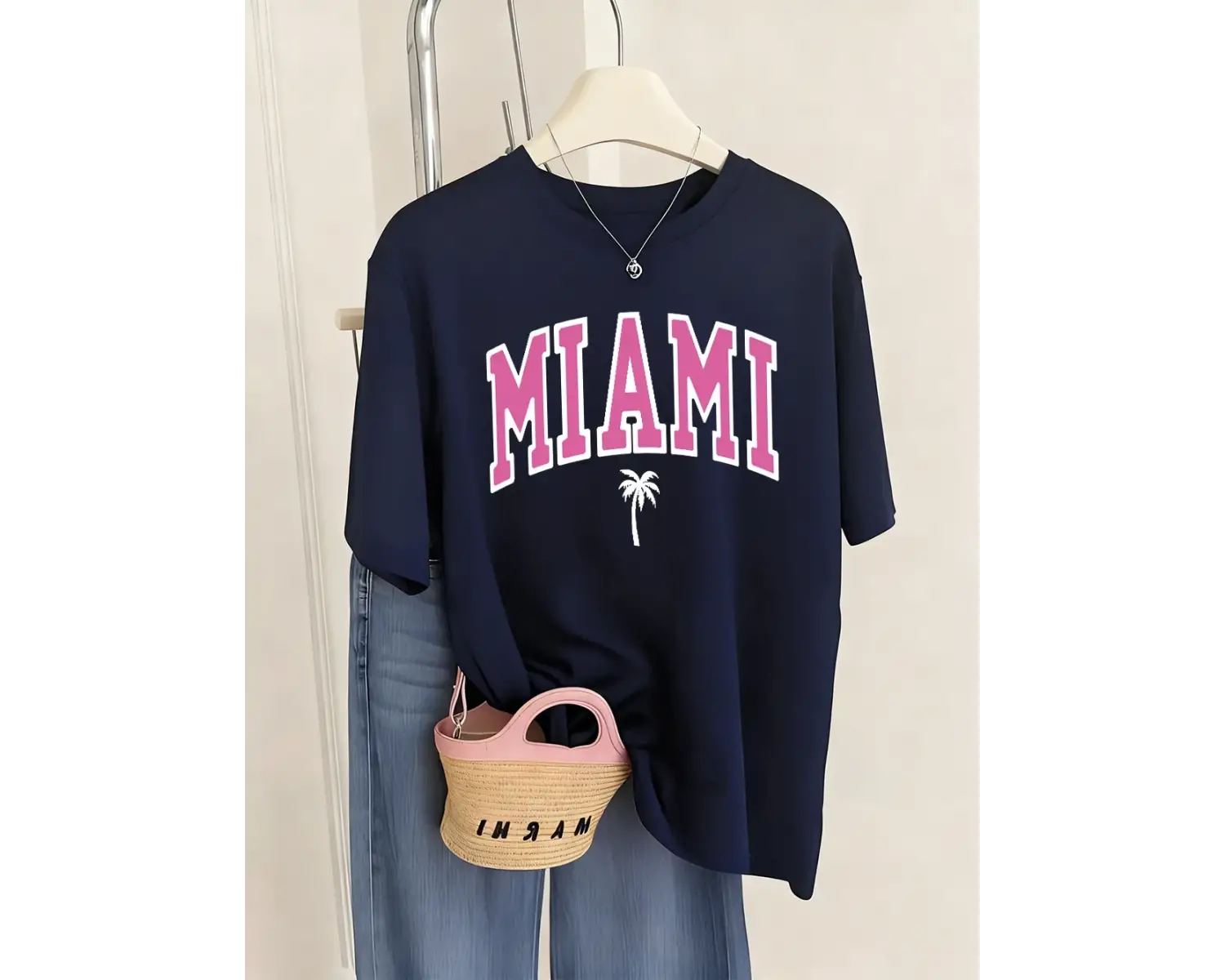 Urban Pop Graphic Kadın Tişört KoleksiyonuKod 5491