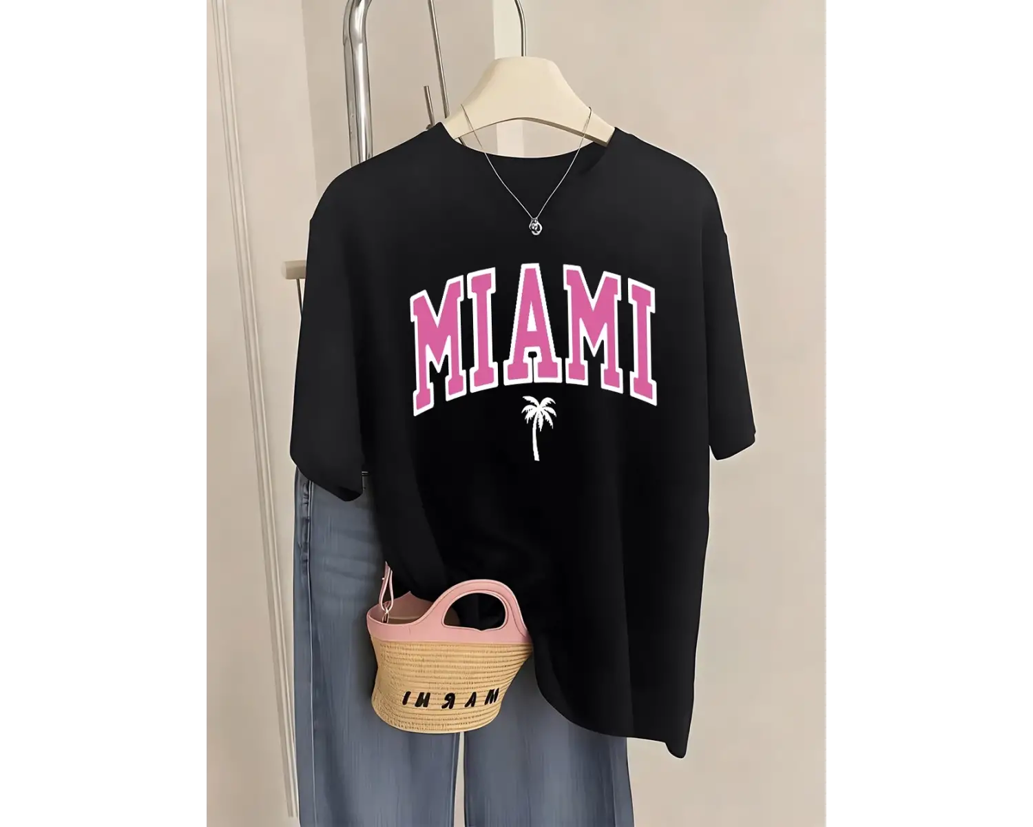 Urban Pop Graphic Kadın Tişört KoleksiyonuKod 5491