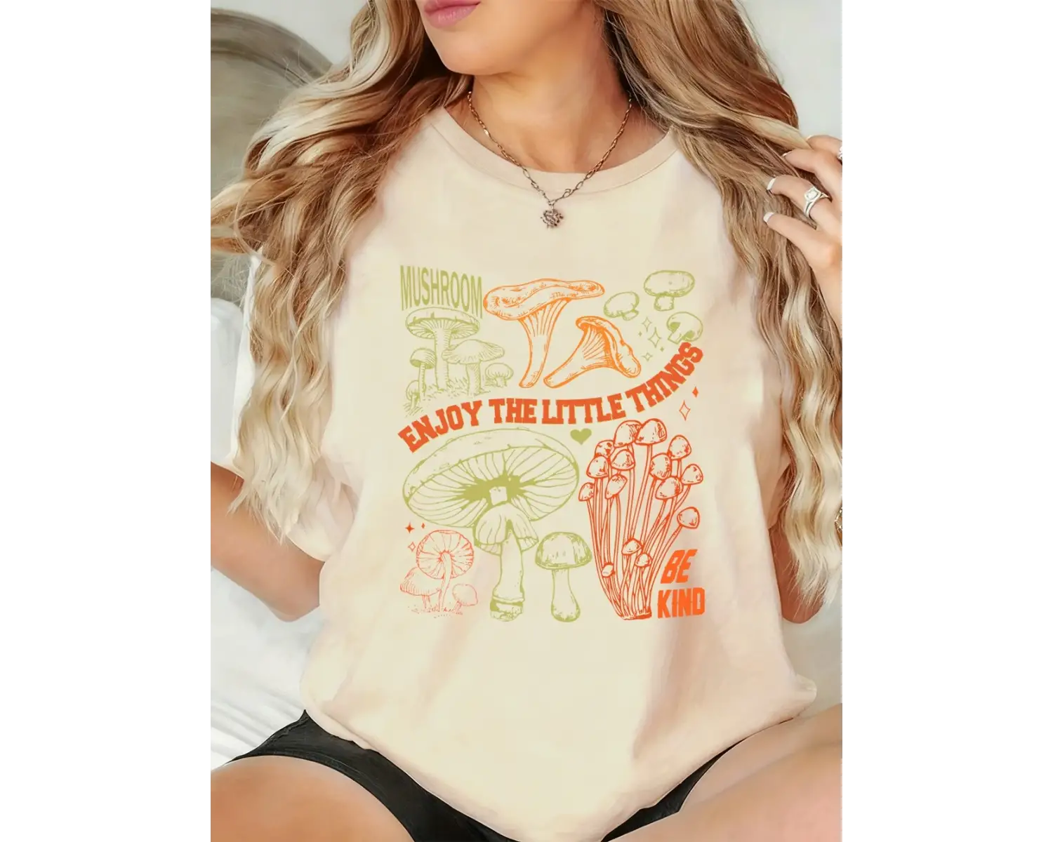 Urban Pop Graphic Kadın Tişört KoleksiyonuKod 5492