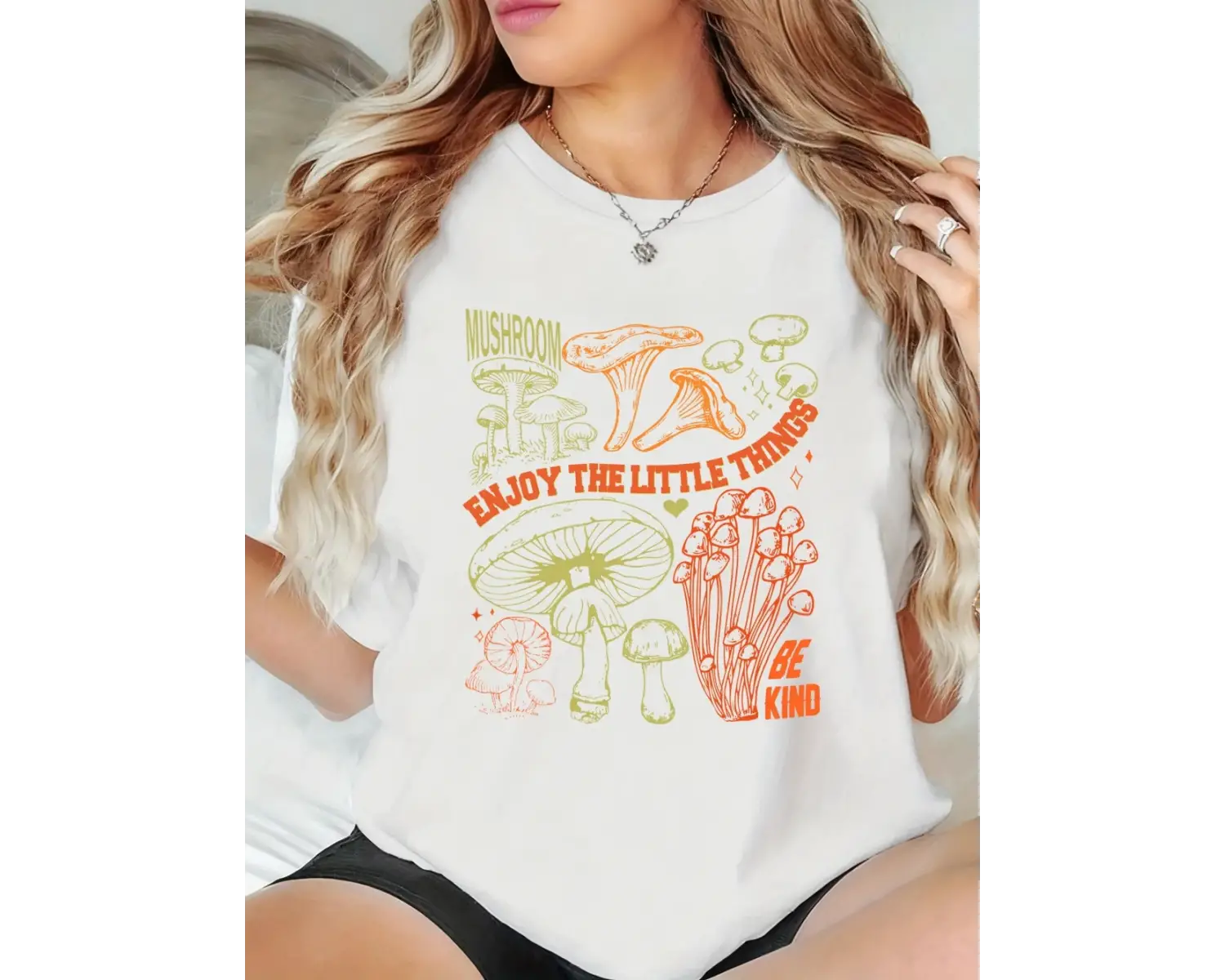 Urban Pop Graphic Kadın Tişört KoleksiyonuKod 5492