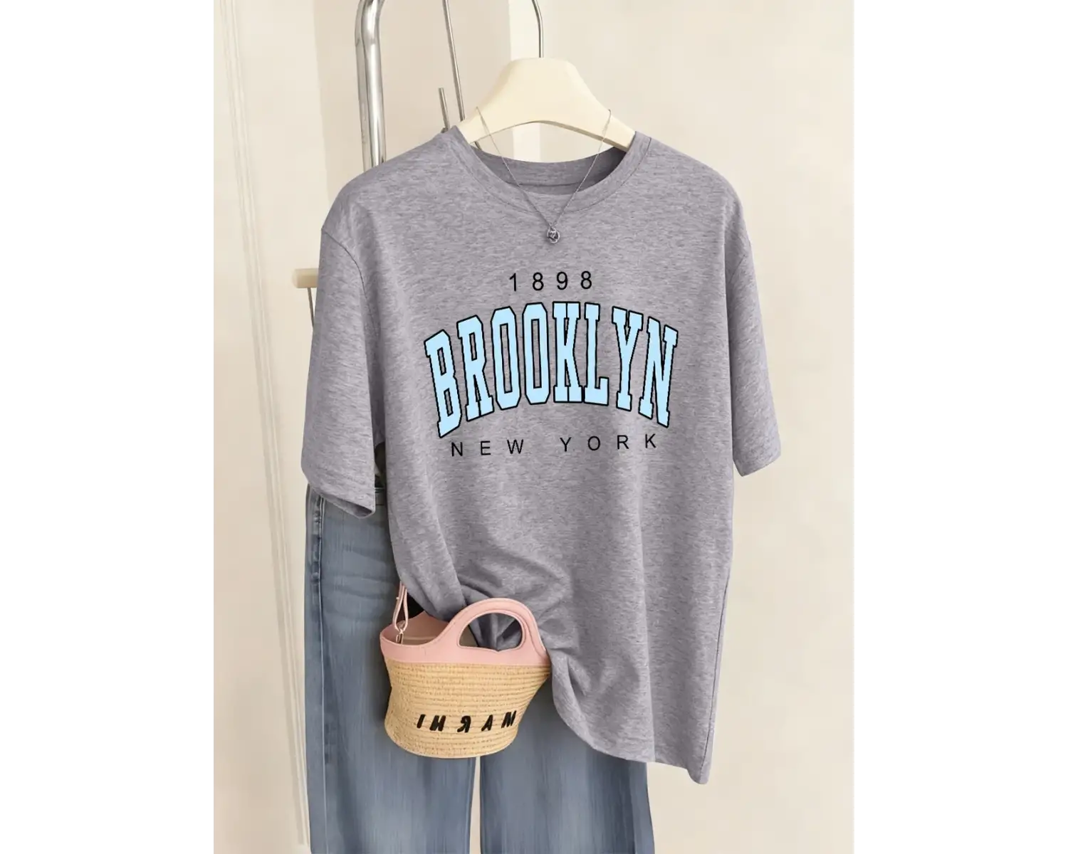 Urban Pop Graphic Kadın Tişört KoleksiyonuKod 5497