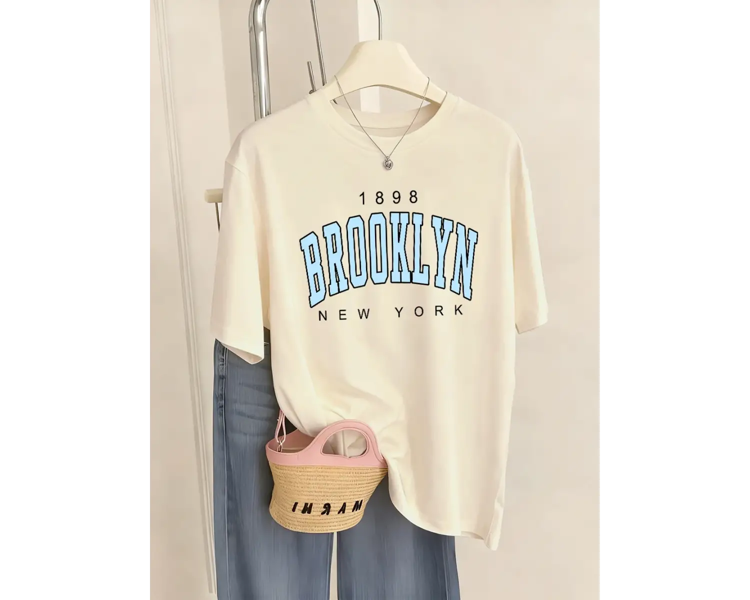 Urban Pop Graphic Kadın Tişört KoleksiyonuKod 5497