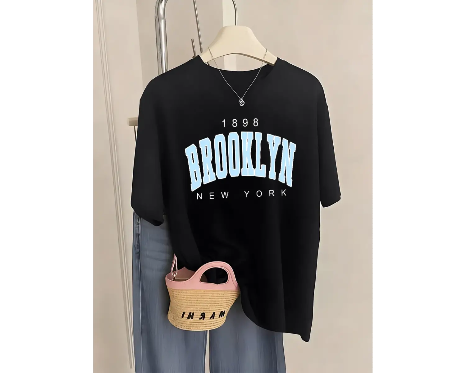 Urban Pop Graphic Kadın Tişört KoleksiyonuKod 5497