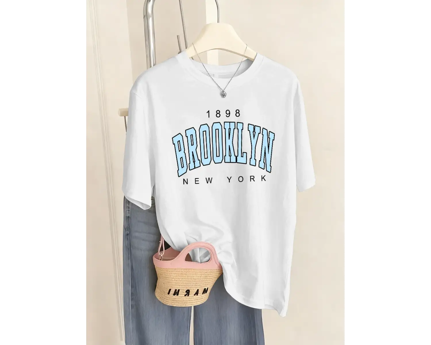 Urban Pop Graphic Kadın Tişört KoleksiyonuKod 5497