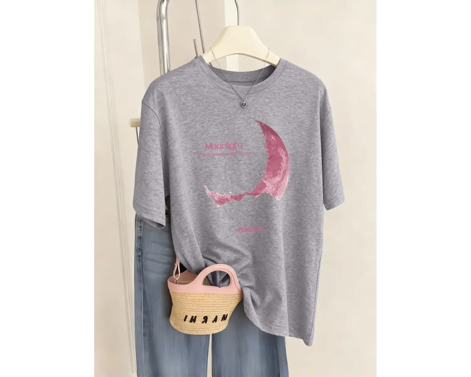 Urban Pop Graphic Kadın Tişört KoleksiyonuKod 5508