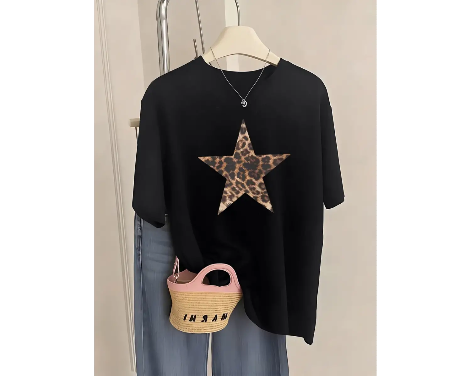 Urban Pop Graphic Kadın Tişört KoleksiyonuKod 5533