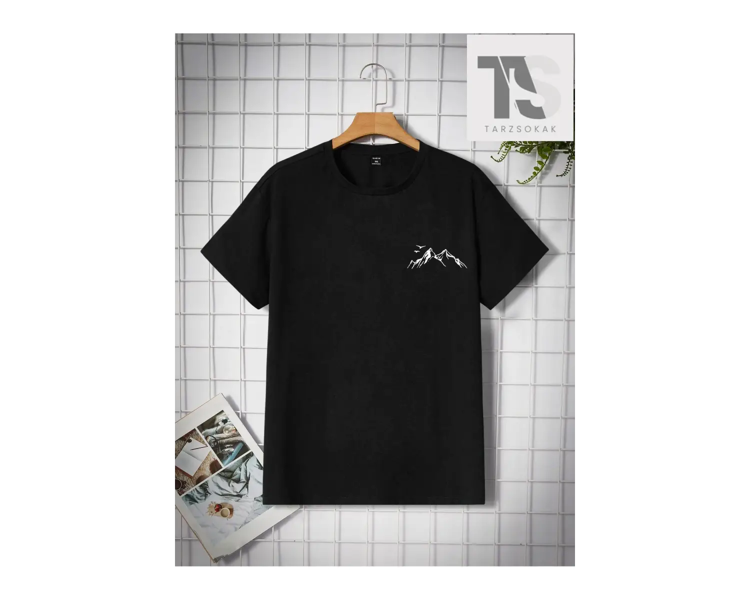 X Attack on Titan Erkek Figürlü ve Harfli Grafik Tişört