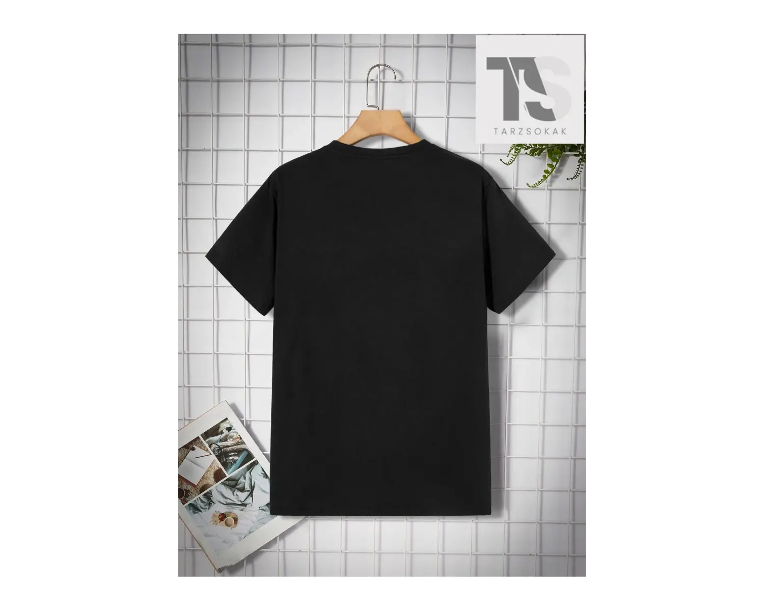 X Attack on Titan Erkek Figürlü ve Harfli Grafik Tişört