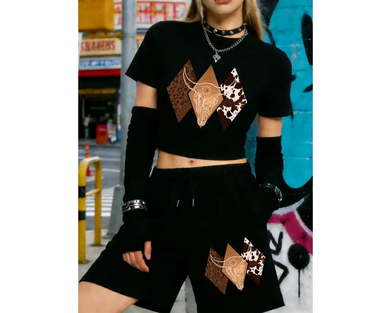 Yaz Kovboy Tarzı Grafik Baskı Kırpma Üstleri Şort Kadın İki Parçalı Set Beş Nokta Pantolon İn