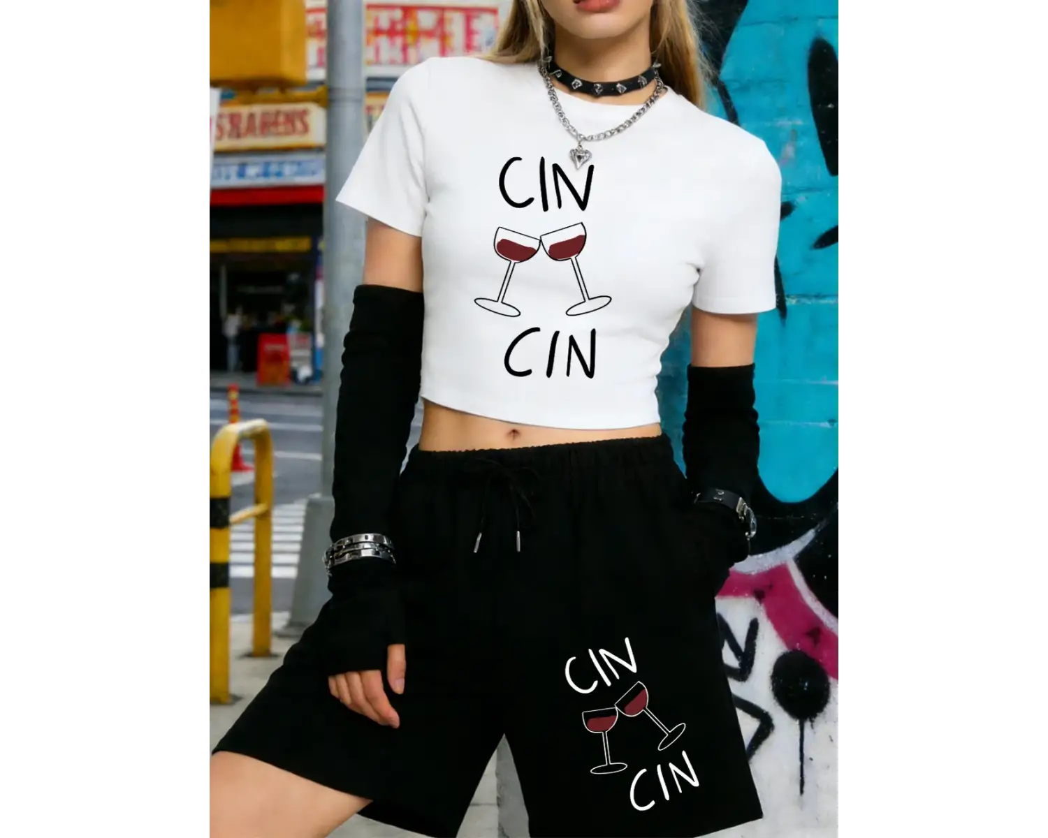 Yazlık Cin Cin Cheers Baskılı Babby TeeT-Shirt Şort Kadın Seksi İki Parçalı Set Diz Boyu Pantolon