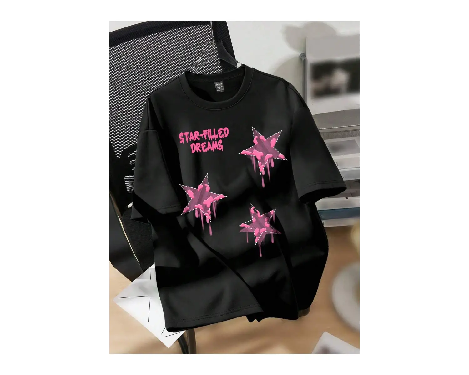 Yıldız Grafikli Yuvarlak Yaka Kısa Kollu Tişört