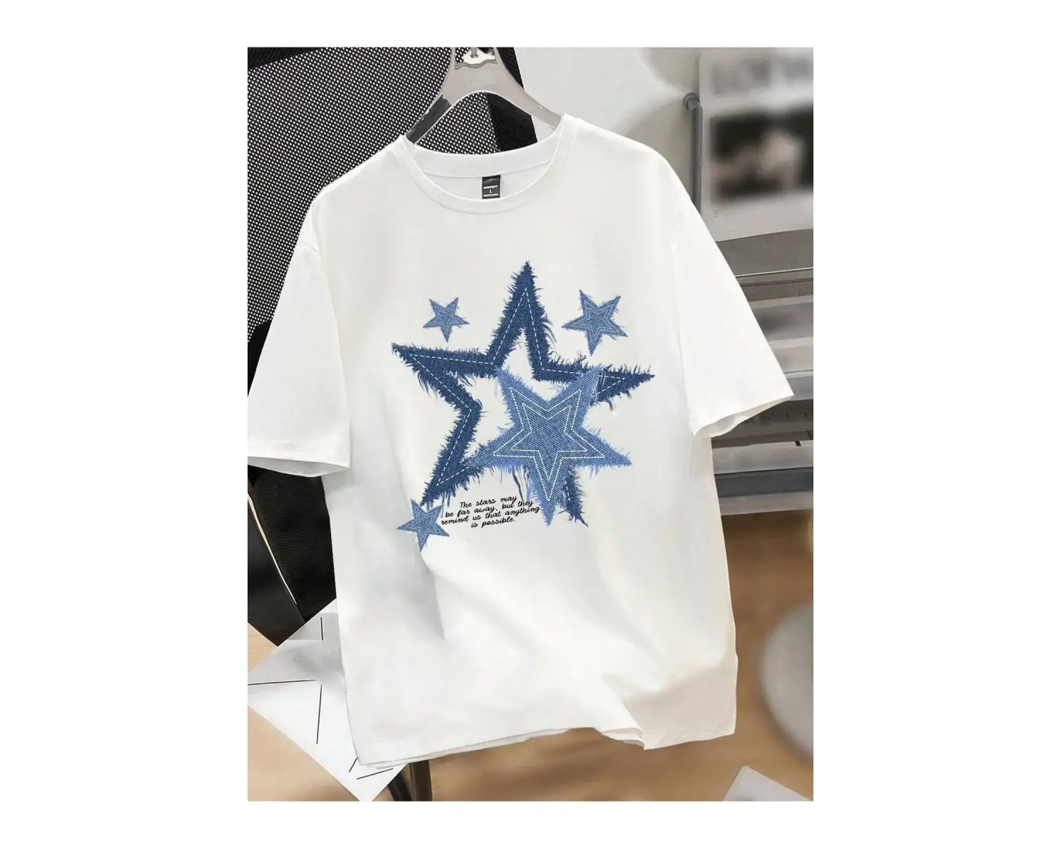 Yıldız Grafikli Yuvarlak Yaka Kısa Kollu Tişört