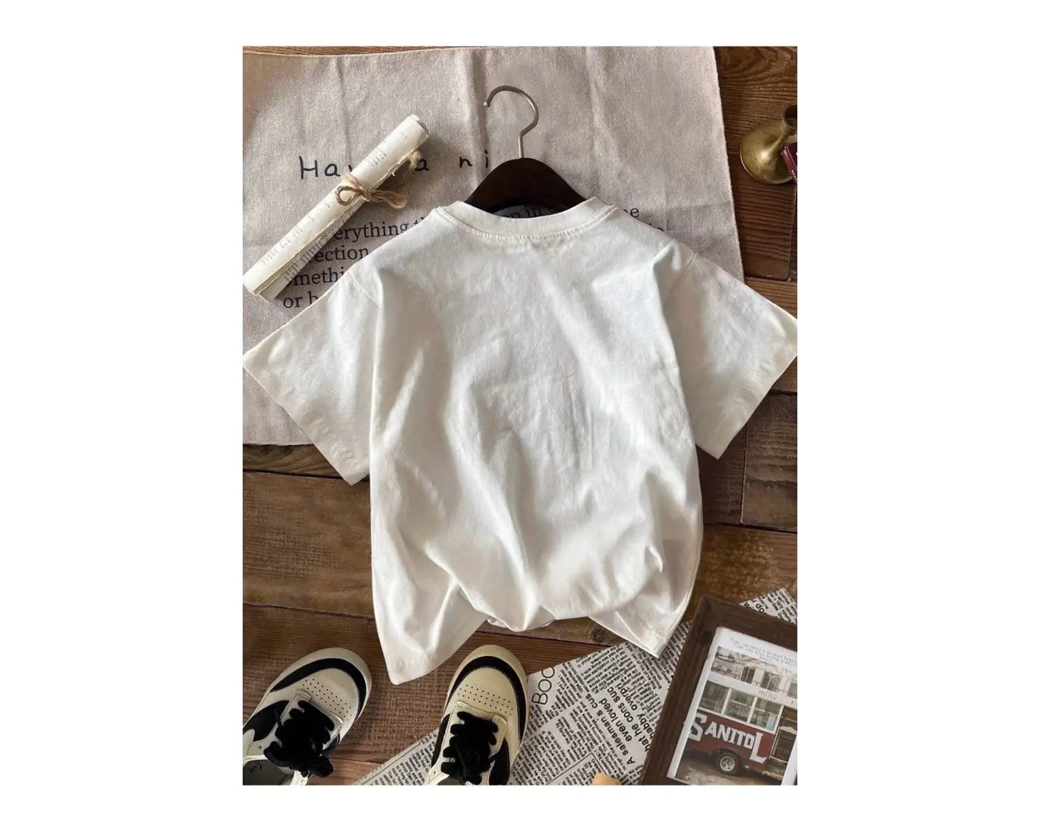 Yıldız Grafikli Yuvarlak Yaka Kısa Kollu Tişört