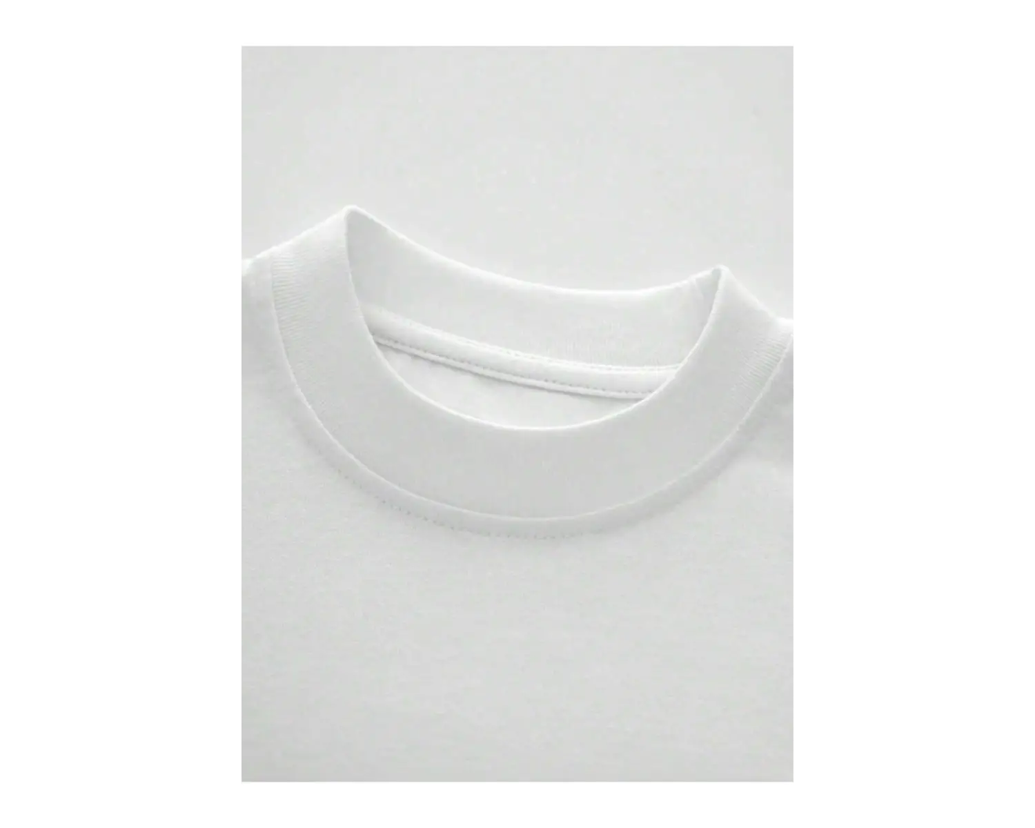 Yıldız Grafikli Yuvarlak Yaka Kısa Kollu Tişört