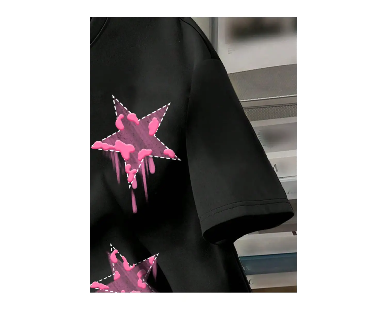 Yıldız Grafikli Yuvarlak Yaka Kısa Kollu Tişört