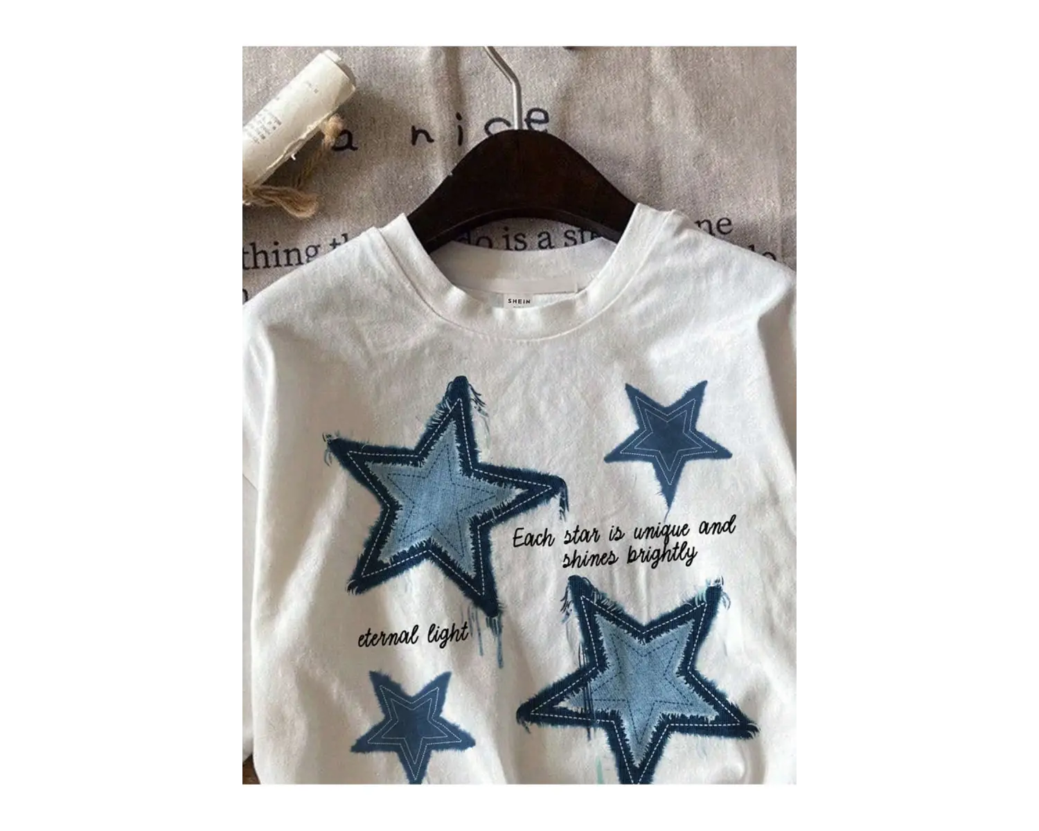 Yıldız Grafikli Yuvarlak Yaka Kısa Kollu Tişört