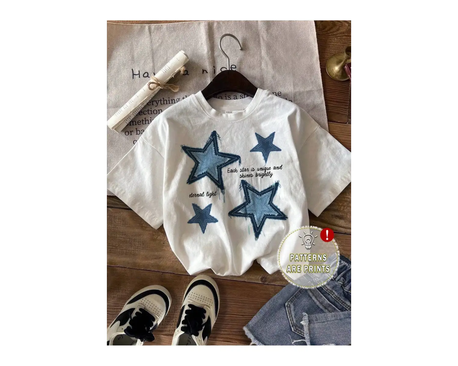 Yıldız Grafikli Yuvarlak Yaka Kısa Kollu Tişört