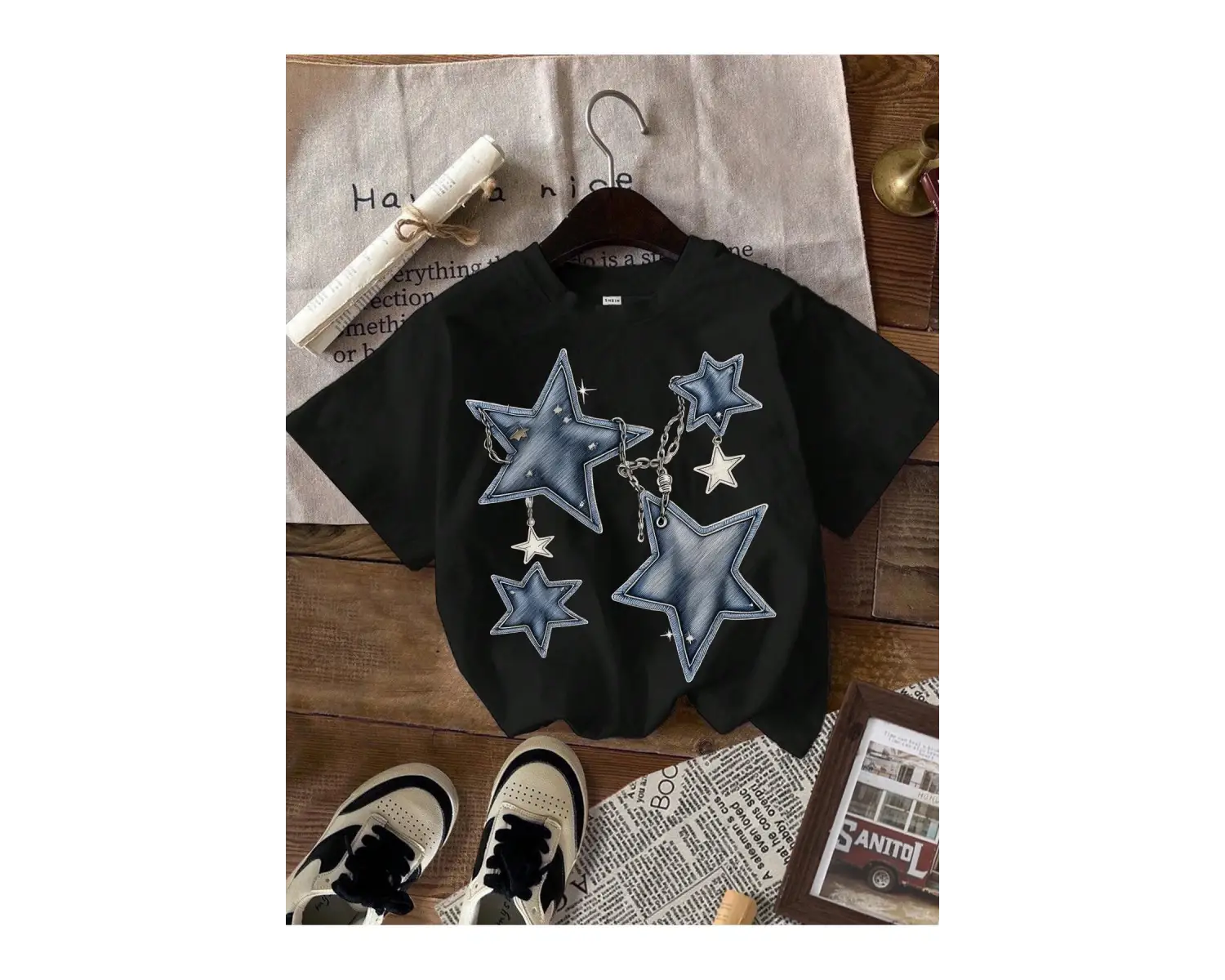 Yıldız Grafikli Yuvarlak Yaka Kısa Kollu Tişört