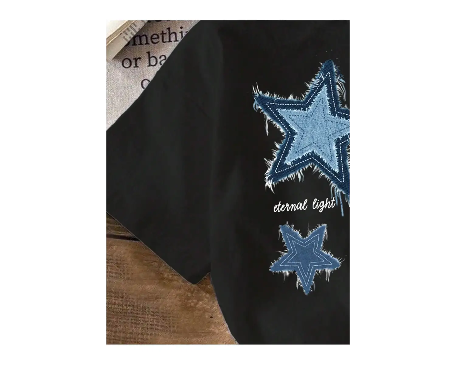 Yıldız Grafikli Yuvarlak Yaka Kısa Kollu Tişört