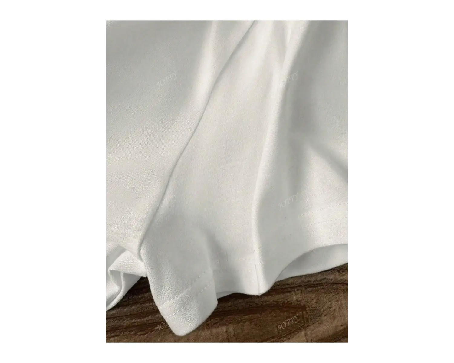 Yıldız Grafikli Yuvarlak Yaka Kısa Kollu Tişört