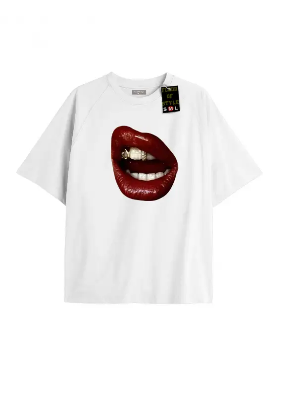 Beyaz Oversize T-shirt dudak Özel tasarım