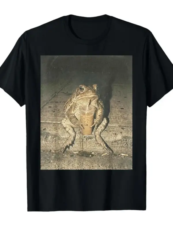 Komik Kurbağa Buzlu Kahve İçiyor Goblincore Meme T-shirt Erkekler Kadınlar Için % 100% Pamuk