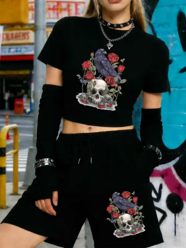 Yaz Gülleri Kafatasları Baskılı Babby TeeT-Shirt Şort Kadın İki Parçalı Set Diz Boyu Pantolon Yük