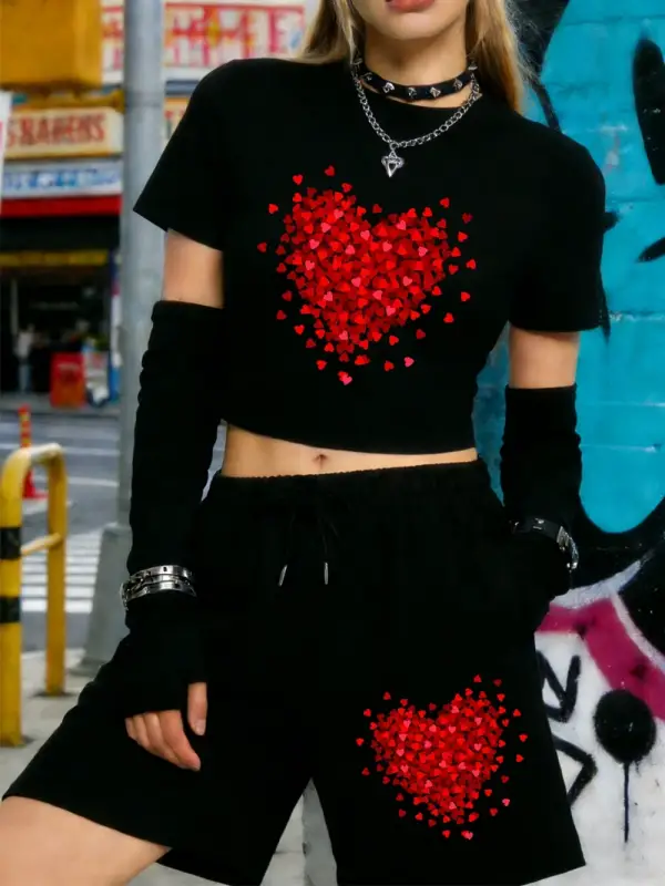 Yazlık Kırmızı Kalp Grafik Baskılı Babby TeeT-Shirt Şort Kadın İki Parçalı Set Diz Boyu Pantolon