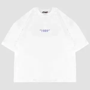 1989 Sırt Baskılı Oversize Unisex Beyaz