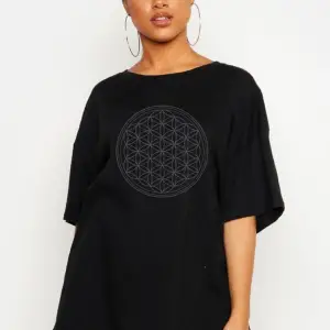 Yaşam Çiçeği Oversize Tişört