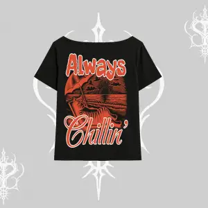 Always Chillin Kedi Arka Baskılı Kayık Yaka Tshirt