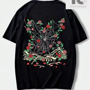 Anime Erkek Figürü ve Japon Harf Grafikli Tişört