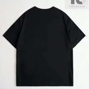 Anime Erkekler Araba ve Mektup Grafikli Tişört