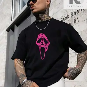 Anime Erkekler Figür ve Harf Grafikli Tişört