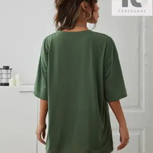 Ayı ve Mektup Grafikli Düşük Omuz Oversize Tişört