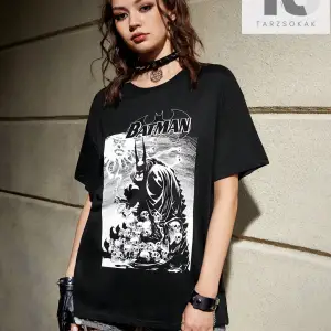 Batman X Harf Grafikli Düşük Omuz Tişört