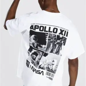 Beyaz Apollo Xıı Baskılı Oversize Tişört