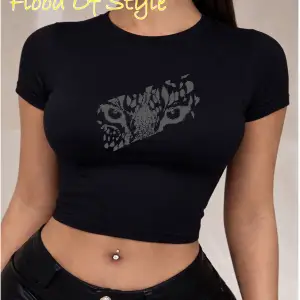 Beyaz Babby Tee aslan gözü minimal Özel tasarım