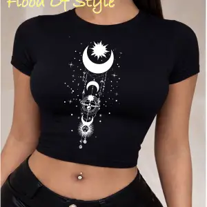 Beyaz Babby Tee ay yıldız minimal Özel tasarım