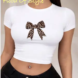 Beyaz Babby Tee leopar kurdale Özel tasarım