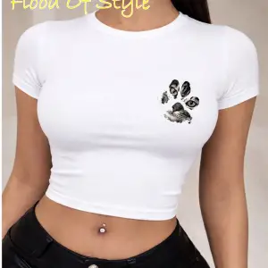 Beyaz Babby Tee minimal kedi patisi Özel tasarım