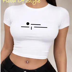 Beyaz Babby Tee minimal Özel tasarım