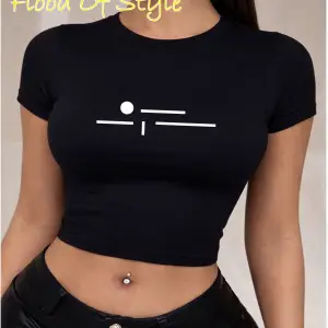 Beyaz Babby Tee minimal Özel tasarım