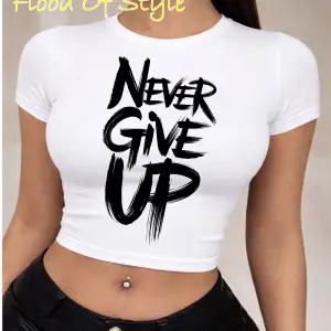 Beyaz Babby Tee nevergiveup Özel tasarım