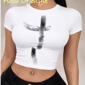 Beyaz Babby Tee yarım yüzz Özel tasarım