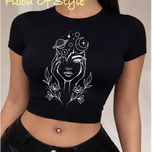 Beyaz Babby Tee yüz çiçek ay çizim Özel tasarım